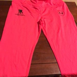 Super cute hot pink yoga capris!